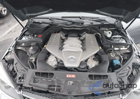 2009 Mercedes-Benz C 63 Amg z USA, uszkodzony, nr VIN WDDGF77XX9F307085